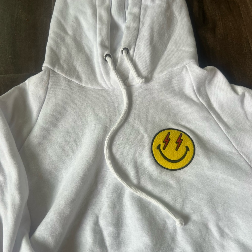AV Nation cropped hoodie NWOT - Picture 5 of 6